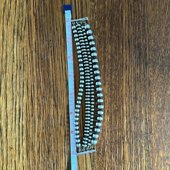 Beautiful sterling silver Navajo pearl bracelet—7 inches - Picture 4 of 8